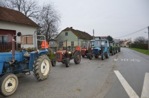Slika /PU_KK/Vijesti/2017/11/traktori.zdala.jpg