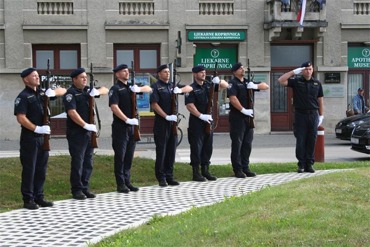 Slika /PU_KK/Vijesti/2019/09/dan.policije.9.JPG