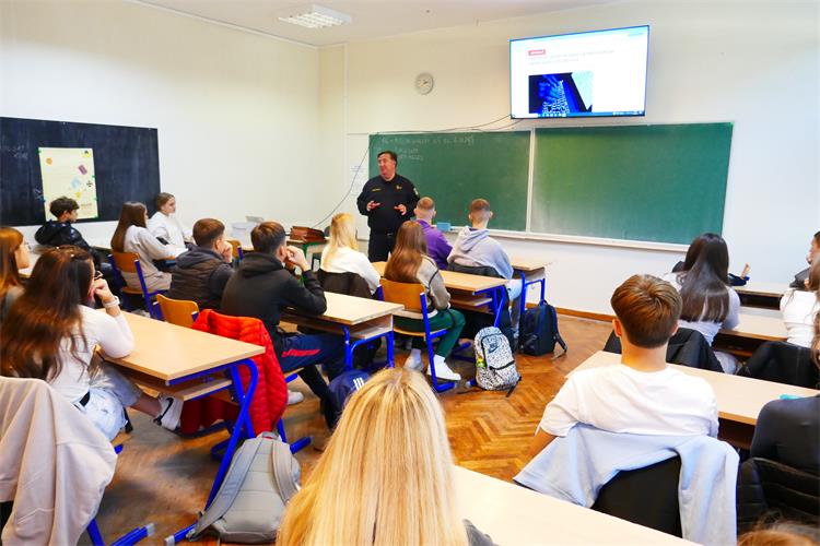 Slika /PU_KK/Vijesti/2025/11/Ponedjeljak.prevencija.3.JPG