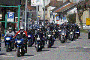 Slika PU_KK/Vijesti/2011/_MG_2994-moto-skup.gif