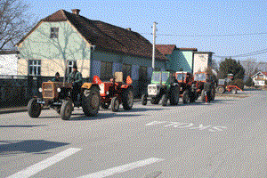 Slika PU_KK/Vijesti/2012/03/tribina---traktori.300.gif