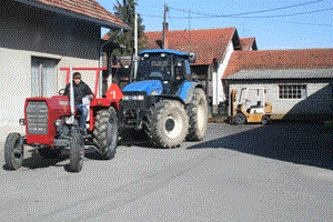 Slika PU_KK/Vijesti/2013/03/traktori.20.3.300.gif