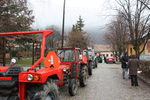 Slika PU_KK/Vijesti/2013/04/Traktori.2.4.300.gif