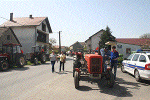 Slika PU_KK/Vijesti/2013/04/eduk.traktorista.26.4.300.gif