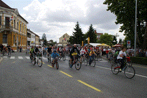 Slika PU_KK/Vijesti/2013/07/Biciklijada.3.300.gif